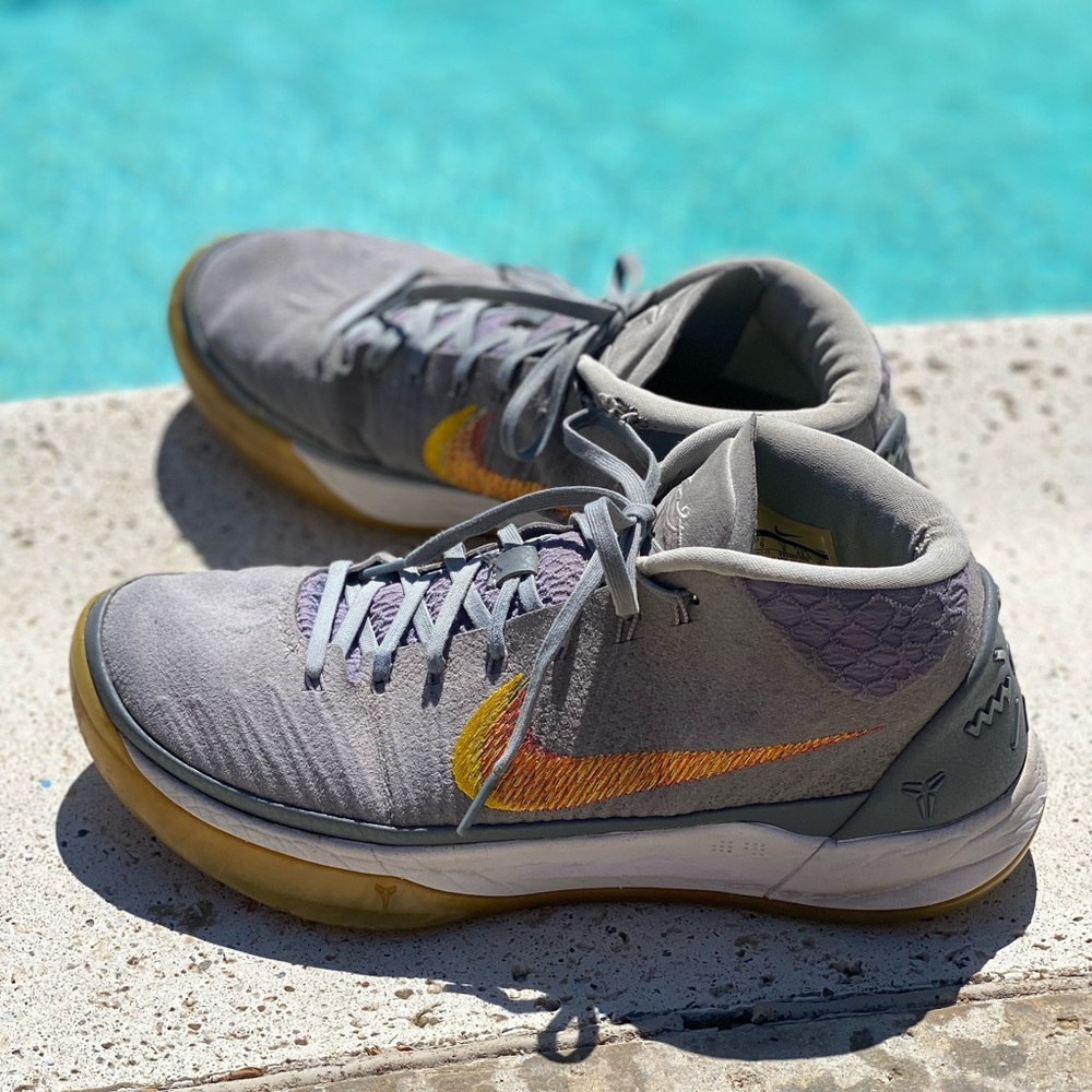 Nike Kobe AD Men’s Grey Snakeskin Mid Lakers Mamba Size 9 Basketball Shoes